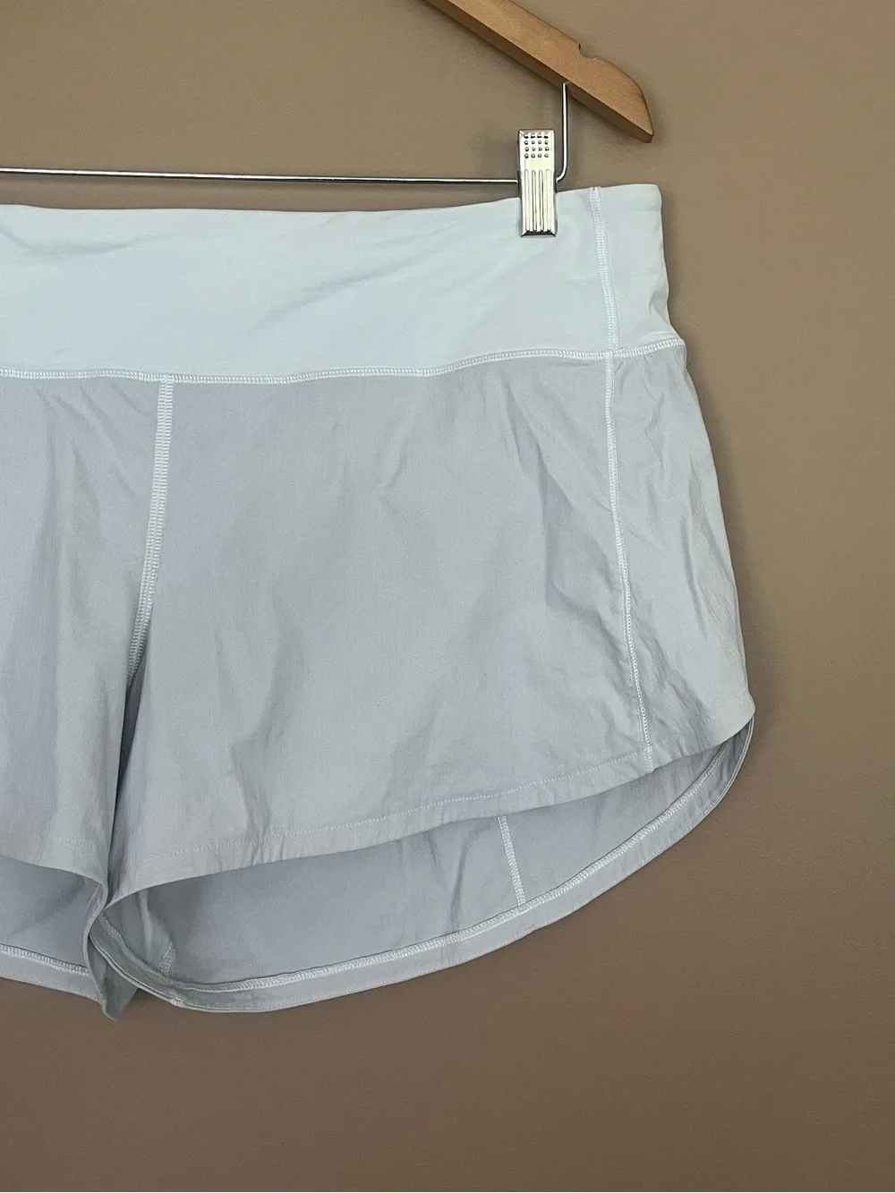 {Lululemon} Speed Up Short Long Inseam Updated Fit in White - Womens 12